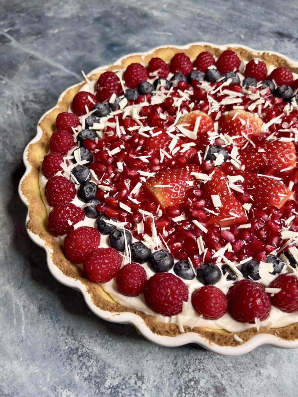 Tarta z białą czekoladą i owocami – KETO, bez cukru 🍓